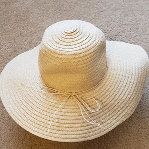 NWOT New Avon Summer Beach Hat 🌞